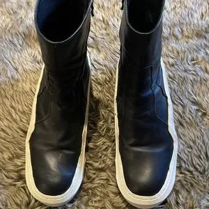 Extremely hard to find Julius 7 Sculpted Heel leather Ankle Boots Sz 2 / 42 Julius | Shoes | Extremely Hard To Find Julius 7 Sculpted  main image 3